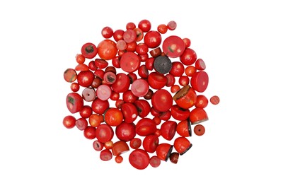 Lot 792 - λ A GROUP OF CHINESE CORAL SNUFF BOTTLE STOPPERS