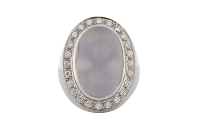 Lot 85 - A MOONSTONE AND DIAMOND RING