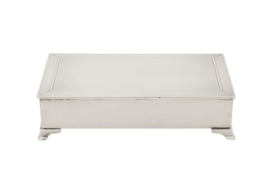 Lot 68 - A George V sterling silver cigarette box, Birmingham 1928 by Mappin and Webb