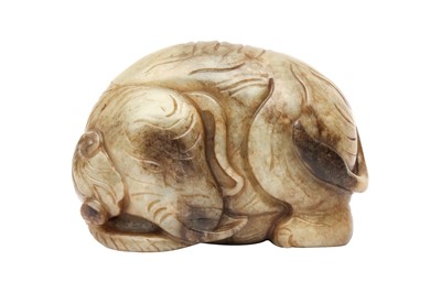 Lot 558 - A CHINESE GREY AND BLACK JADE 'ELEPHANT' CARVING