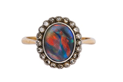 Lot 29 - AN OPAL AND DIAMOND CLUSTER RING
