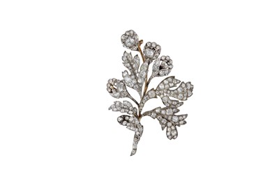 Lot 15 - A DIAMOND FLOWER BROOCH