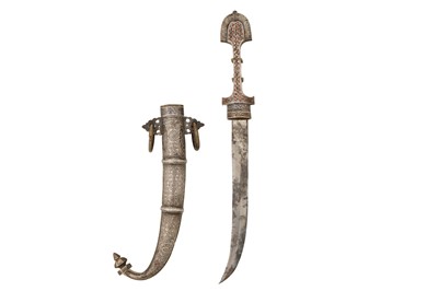 Lot 160 - A FINE 19TH CENTURY MOROCCAN ENAMELLED SILVER MOUNTED KOMMYA DAGGER