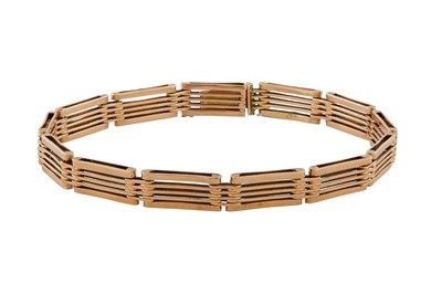 Lot 27 - A FANCY-LINK BRACELET
