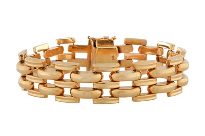 Lot 185 - A THREE-ROW BRACELET