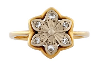 Lot 173 - A DIAMOND RING