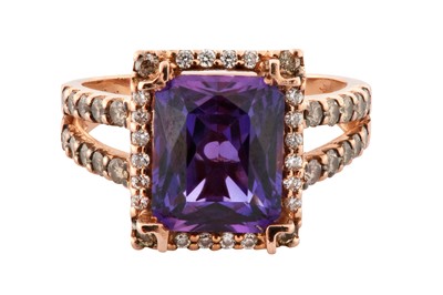Lot 128 - LE VIAN Ι AN AMETHYST AND DIAMOND RING