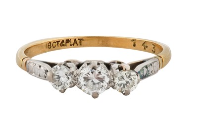 Lot 178 - A THREE-STONE DIAMOND RING