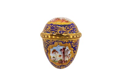 Lot 15 - A late 18th century unmarked gilt metal mounted Staffordshire enamel bonbonniere, circa 1780