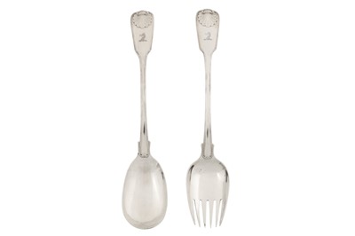 Lot 290 - A pair of George IV sterling silver salad servers, London 1824 by William Chawner