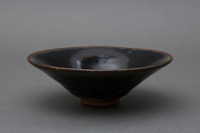 Lot 286 - A CHINESE JIAN BLACK-GLAZED CONICAL BOWL