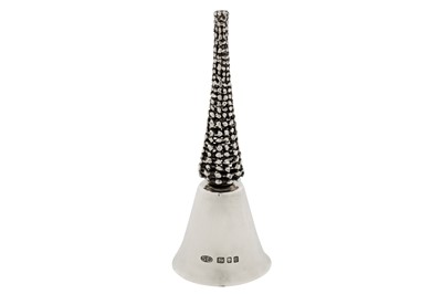 Lot 317 - An Elizabeth II modernist sterling silver table bell, London 1966 by Stuart Devlin (1931-2018)