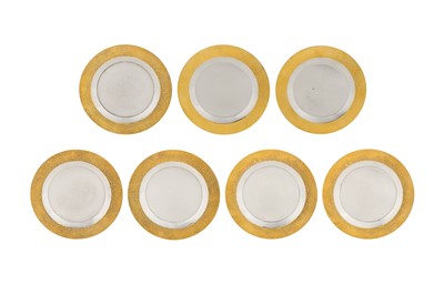 Lot 321 - A set of six Elizabeth II modernist parcel gilt sterling silver plates, London 1977 by Stuart Devlin (1931-2018)