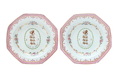 Lot 45 - A PAIR OF CHINESE EXPORT FAMILLE ROSE ARMORIAL 'LUDLOW OF SHROPSHIRE' OCTAGONAL PORCELAIN DISHES