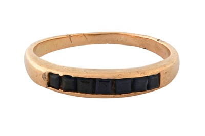 Lot 35 - A SAPPHIRE HALF-ETERNITY RING
