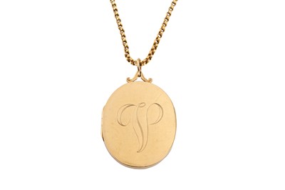 Lot 28 - A LOCKET PENDANT NECKLACE