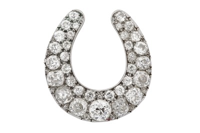 Lot 44 - A HORSESHOE DIAMOND BROOCH