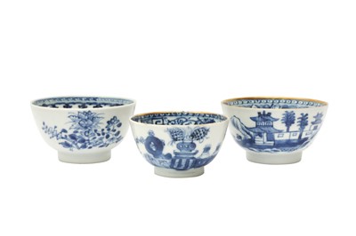 Lot 438 - A GROUP OF CHINESE BLUE AND WHITE CUPS