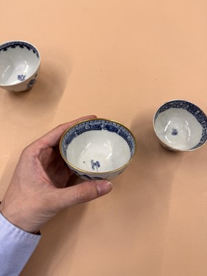 Lot 438 - A GROUP OF CHINESE BLUE AND WHITE CUPS