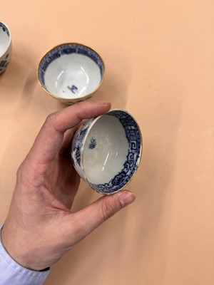 Lot 438 - A GROUP OF CHINESE BLUE AND WHITE CUPS