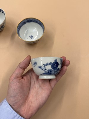 Lot 438 - A GROUP OF CHINESE BLUE AND WHITE CUPS