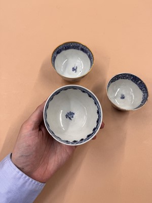 Lot 438 - A GROUP OF CHINESE BLUE AND WHITE CUPS