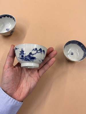 Lot 438 - A GROUP OF CHINESE BLUE AND WHITE CUPS