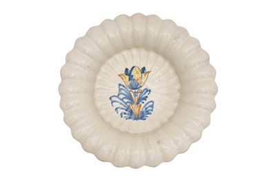 Lot 211 - AN ITALIAN MAIOLICA CIRCULAR DISH, 18TH/19TH CENTURY
