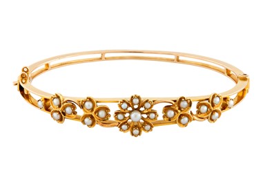 Lot 7 - A SEED PEARL BANGLE