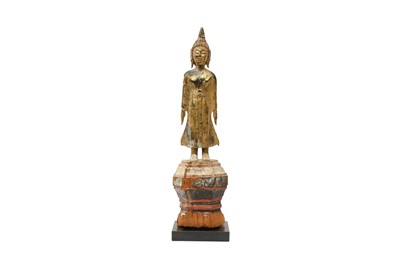 Lot 586 - A THAI GILTWOOD FIGURE OF BUDDHA