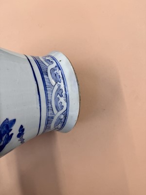 Lot 460 - A CHINESE BLUE AND WHITE BALUSTER VASE AND COVER