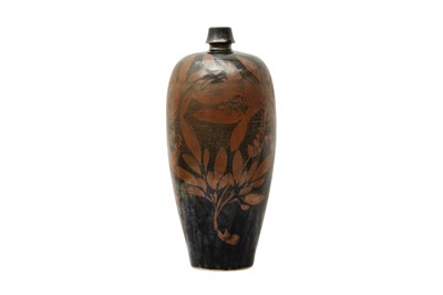 Lot 660 - A LARGE CHINESE CIZHOU-STYLE IRON-DECORATED VASE, MEIPING