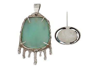 Lot 27 - A SCANDINAVIAN MODERNIST PENDANT AND BROOCH