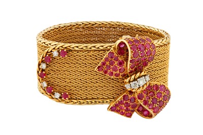 Lot 115 - A RUBY AND DIAMOND BRACELET