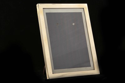 Lot 225 - A fine vintage Solid 14ct Yellow Gold photo /...