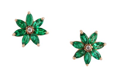 Lot 124 - A PAIR OF EMERALD STUD EARRINGS