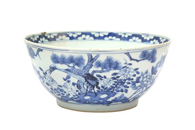 Lot 453 - A CHINESE BLUE AND WHITE 'BIRDS AND BLOSSOMS' BOWL