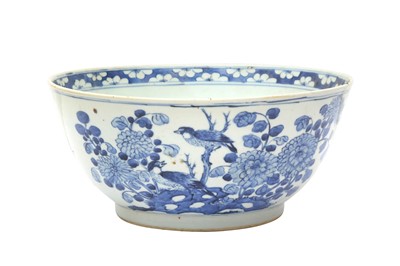 Lot 453 - A CHINESE BLUE AND WHITE 'BIRDS AND BLOSSOMS' BOWL