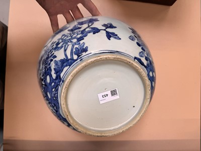 Lot 453 - A CHINESE BLUE AND WHITE 'BIRDS AND BLOSSOMS' BOWL