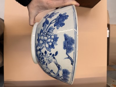 Lot 453 - A CHINESE BLUE AND WHITE 'BIRDS AND BLOSSOMS' BOWL