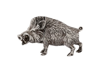Lot 34 - An Edwardian sterling silver novelty snuff box, London 1905 by William Edward Husscombe