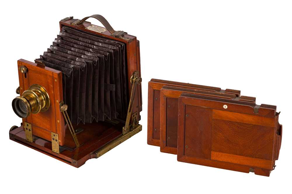 Lot 17 - A Fallowfield Victoria Half Plate Mahogany & Brass Field Camera by Henry Park