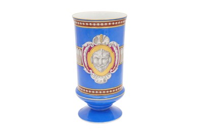Lot 193 - A FRENCH PARIS PORCELAIN VASE, LATE 19TH CENTURY