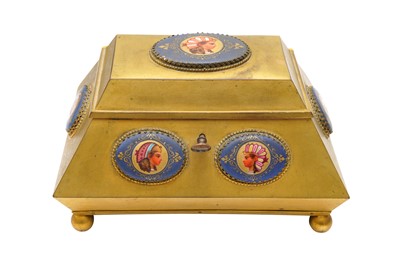 Lot 171 - AN ART DECO GILT METAL JEWELLERY BOX, CIRCA 1920S