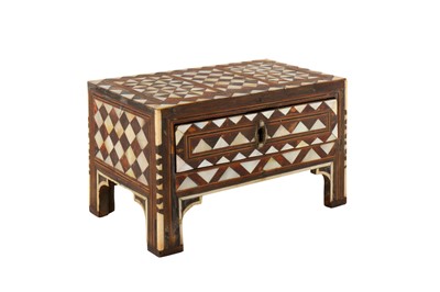 Lot 170 - A 19TH CENTURY MOTHER OF PEARL INLAY BOX