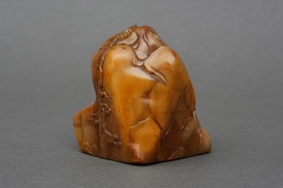 Lot 700 - A CHINESE SOAPSTONE 'MOUNTAIN' SEAL