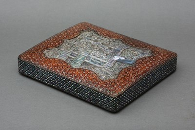 Lot 466 - A JAPANESE RYUKYU ISLAND-STYLE MOTHER-OF-PEARL INLAID BLACK LACQUER BOX AND COVER