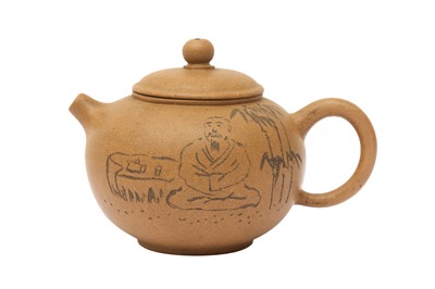 Lot 576 - A SMALL CHINESE YIXING ZISHA 'SCHOLAR' TEAPOT