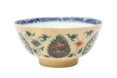 Lot 420 - A CHINESE FAMILLE-VERTE CAFE AU LAIT-GROUND BOWL