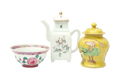 Lot 500 - THREE CHINESE FAMILLE-ROSE CERAMICS